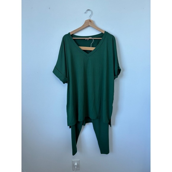 New Zenana V-Neck Tee & Leggings Set – Green – Size 1X - Picture 2 of 5